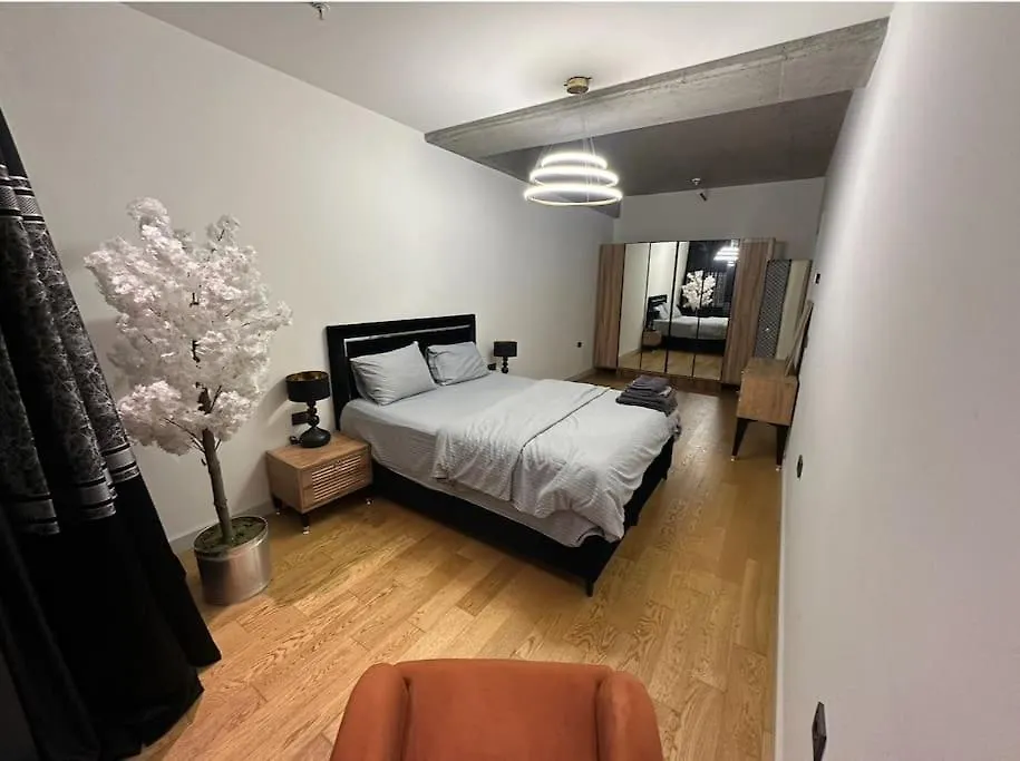 아파트 Stunning Skyview Luxury Apt Floor 40 Plus 이스탄불